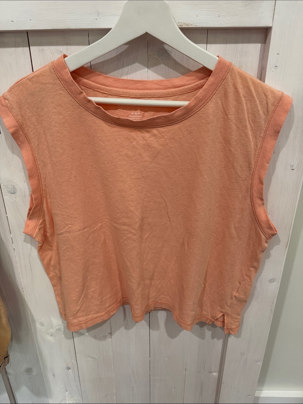 American Eagle Outfitters Peach Cropped Muscle Tank